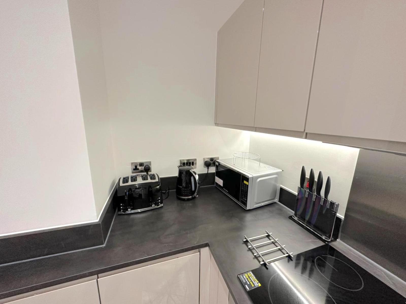 Brand New 2 Bedroom Apartment Centre Of Solihull Eksteriør billede